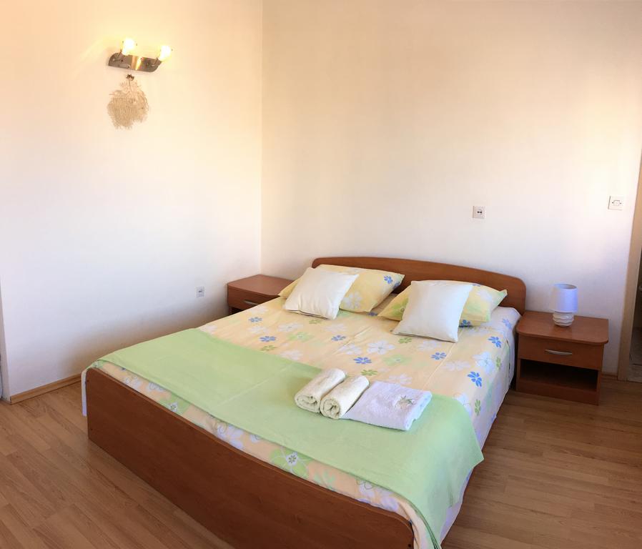 Guesthouse Cipre Lumbarda Bagian luar foto