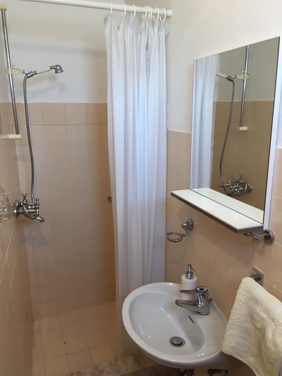 Guesthouse Cipre Lumbarda Bagian luar foto